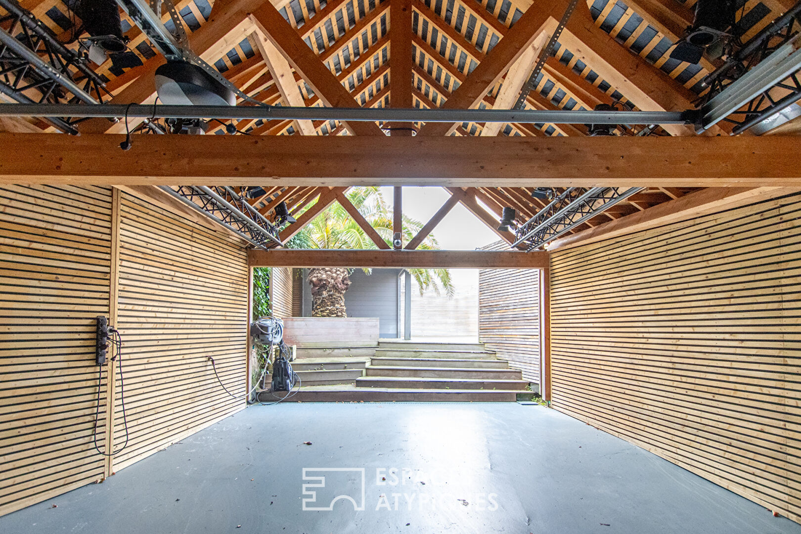 Maison contemporaine avec patio intérieur