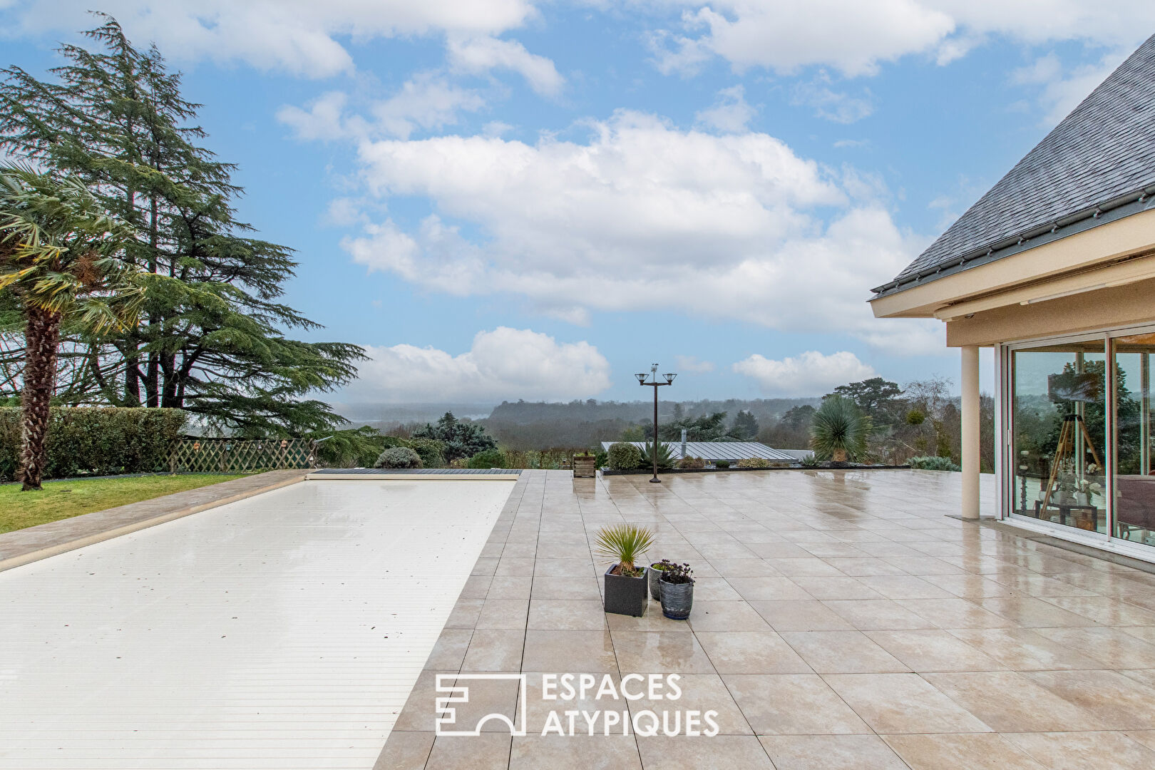Maison d&rsquo;architecte à la vue imprenable
