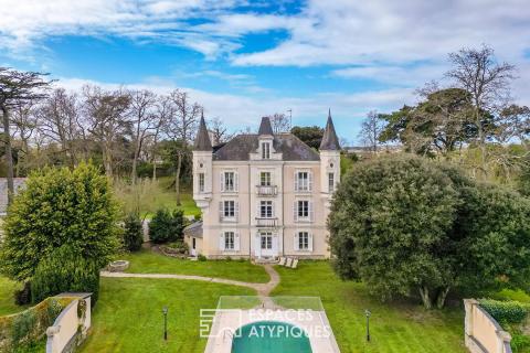 Maison de maître d&rsquo;exception du XIXe siècle dans un écrin de verdure préservé