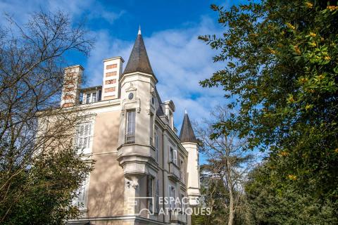 Maison de maître d&rsquo;exception du XIXe siècle dans un écrin de verdure préservé