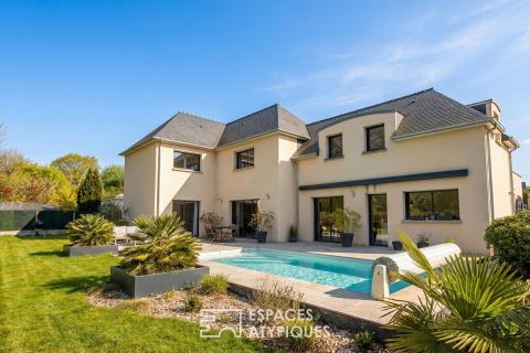 Élégante maison contemporaine avec piscine