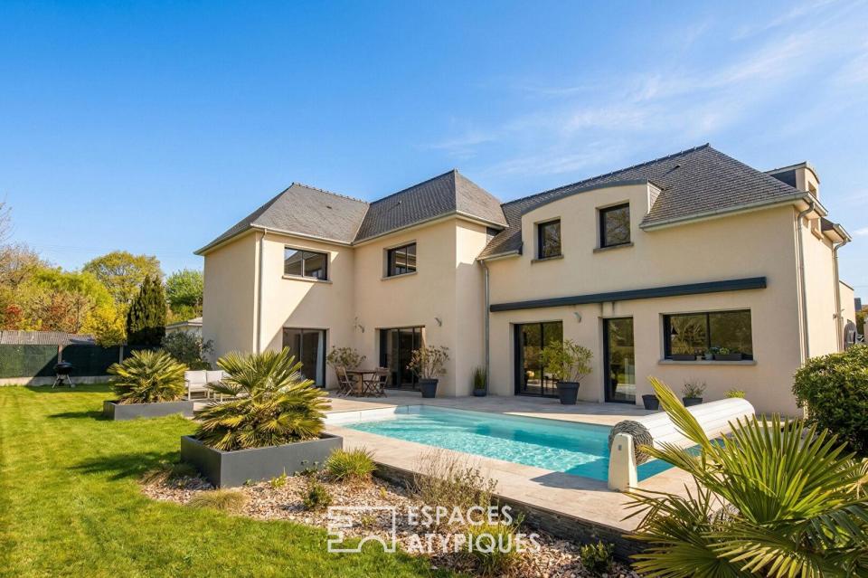 Élégante maison contemporaine avec piscine