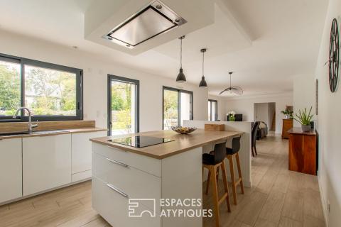 Élégante maison contemporaine avec piscine