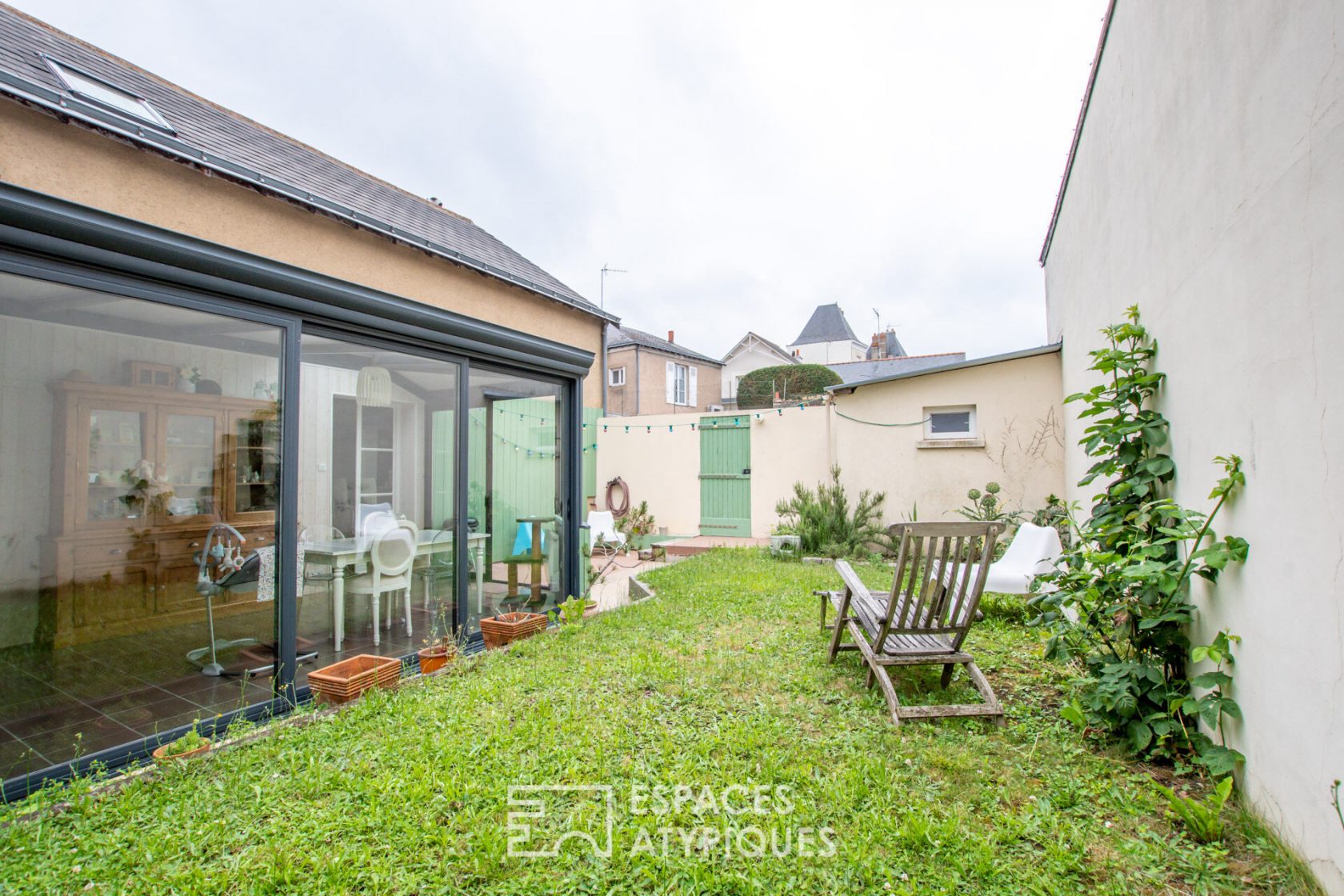Charmante maison de ville proche Place Ney
