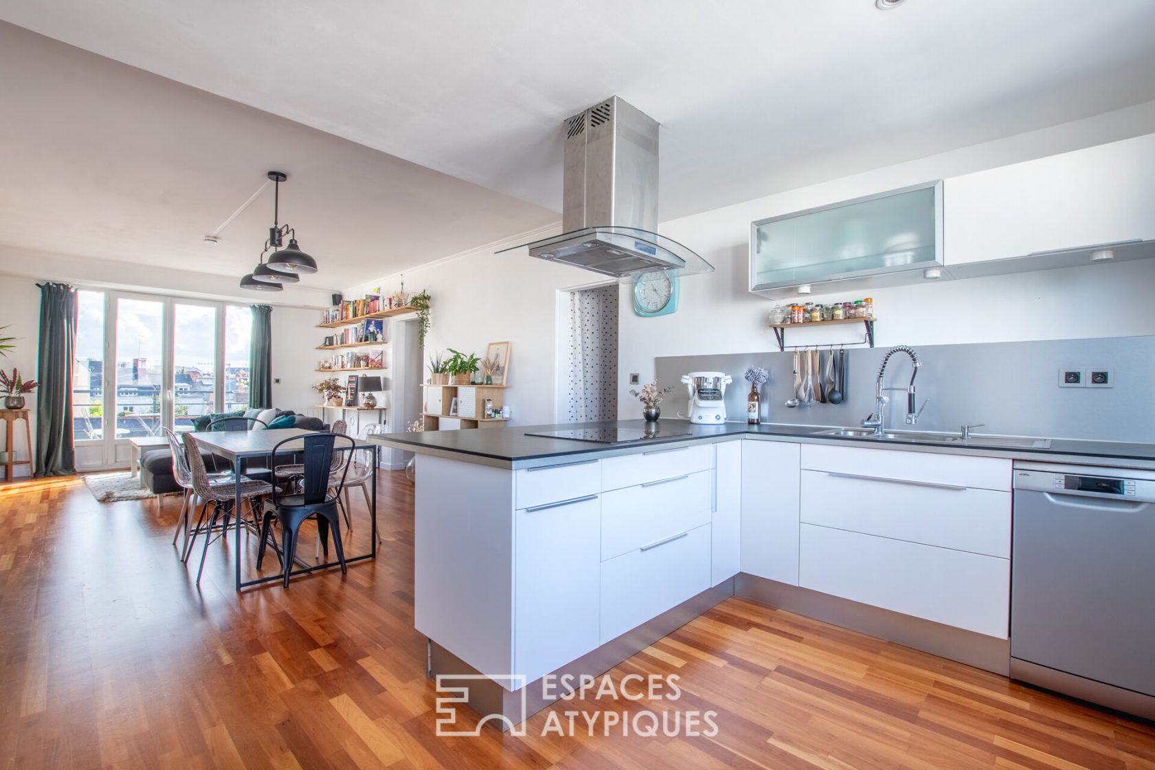 Appartement rénové : entre confort et luminosité