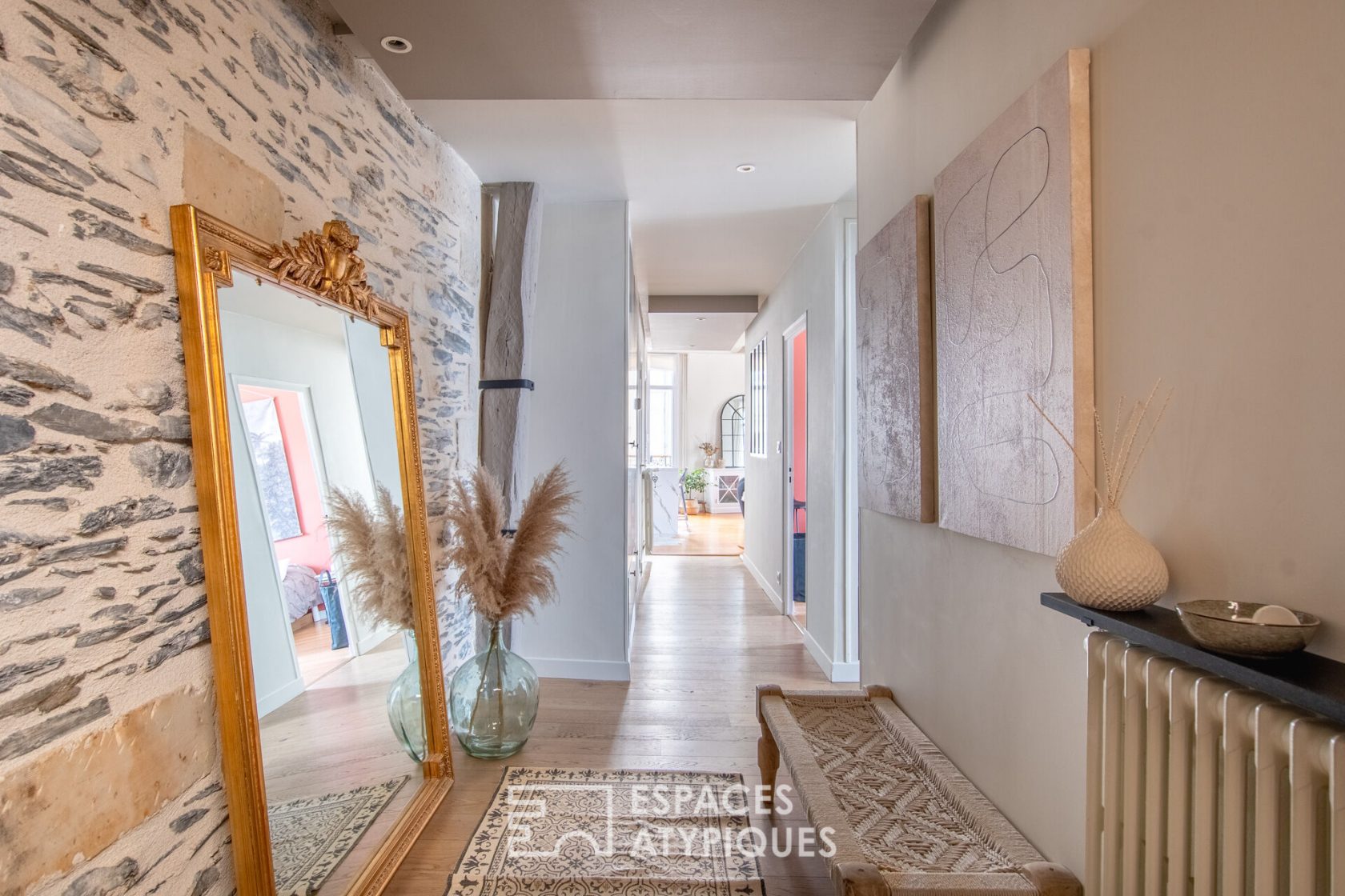 Appartement-pépite dans la canopée de la Place Molière