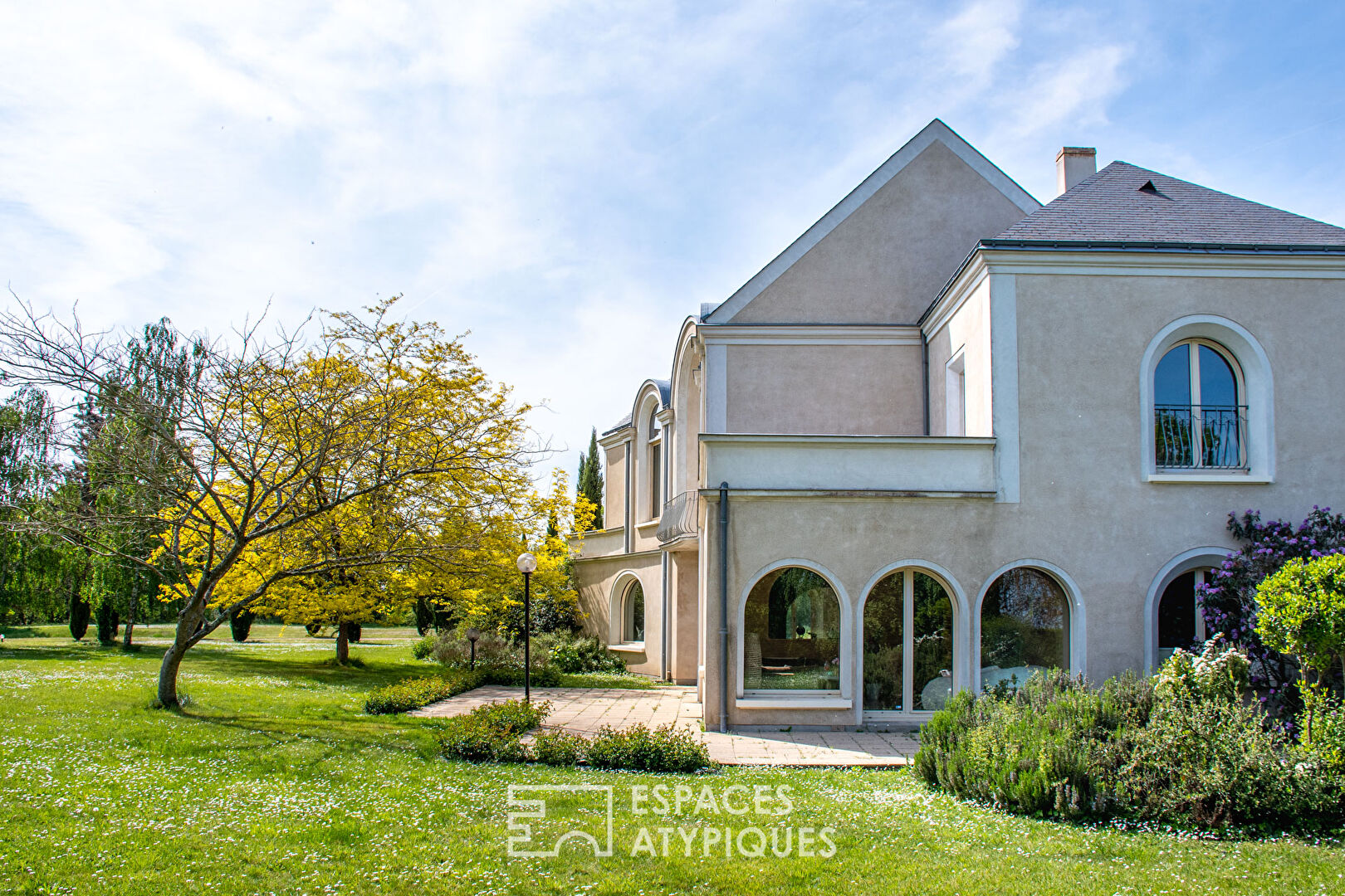 Demeure de prestige et son parc bucolique