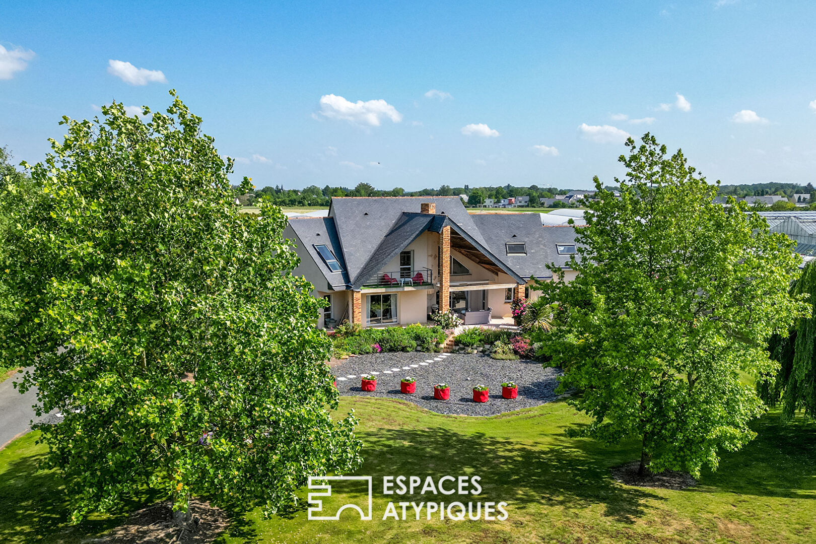 Propriété familiale dans un écrin de verdure