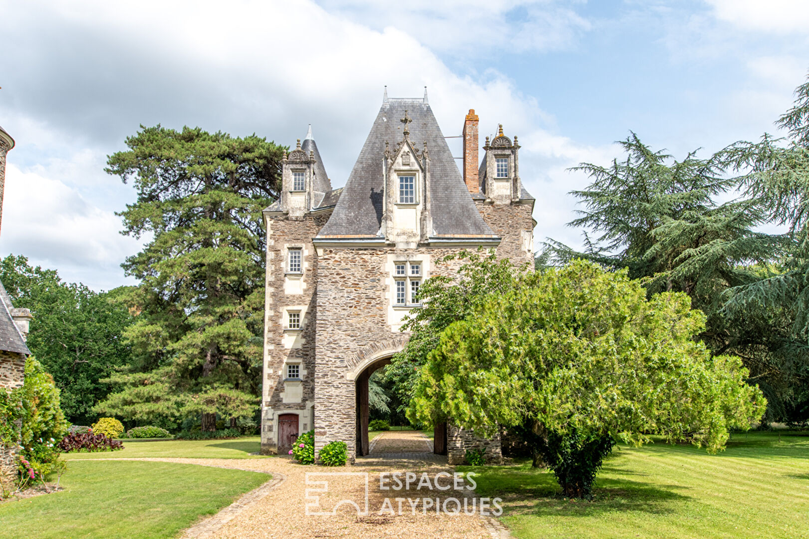 L’exceptionnel Château de Mollière à Beaucouzé