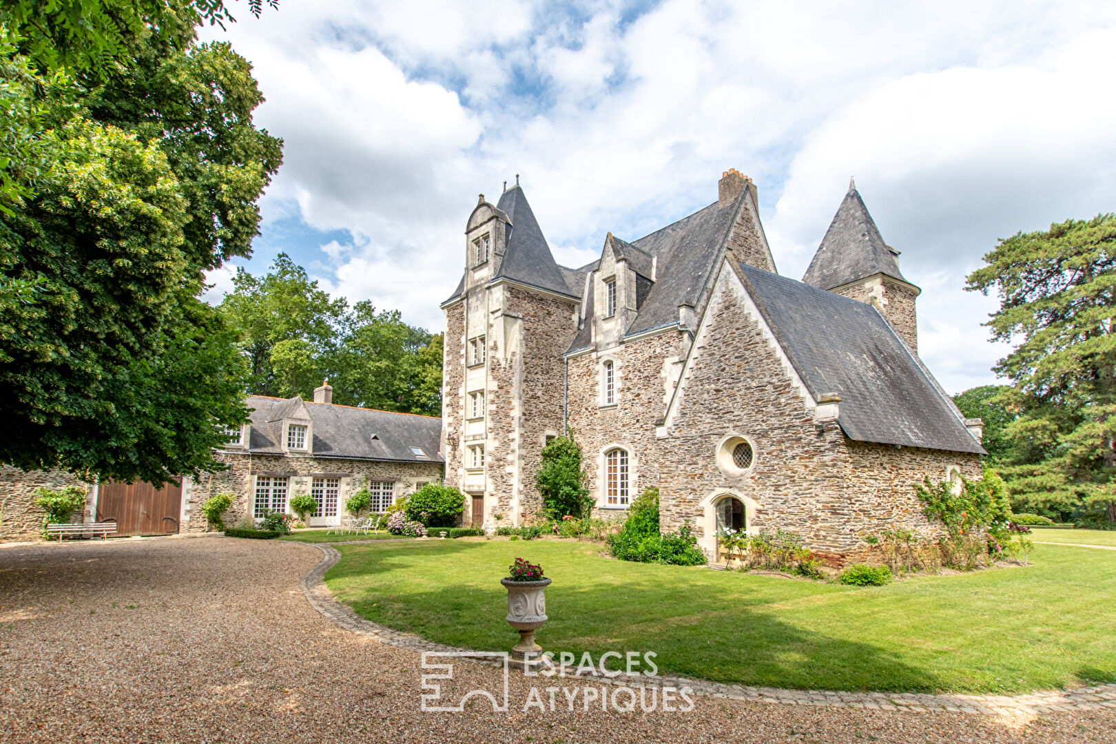 L’exceptionnel Château de Mollière à Beaucouzé