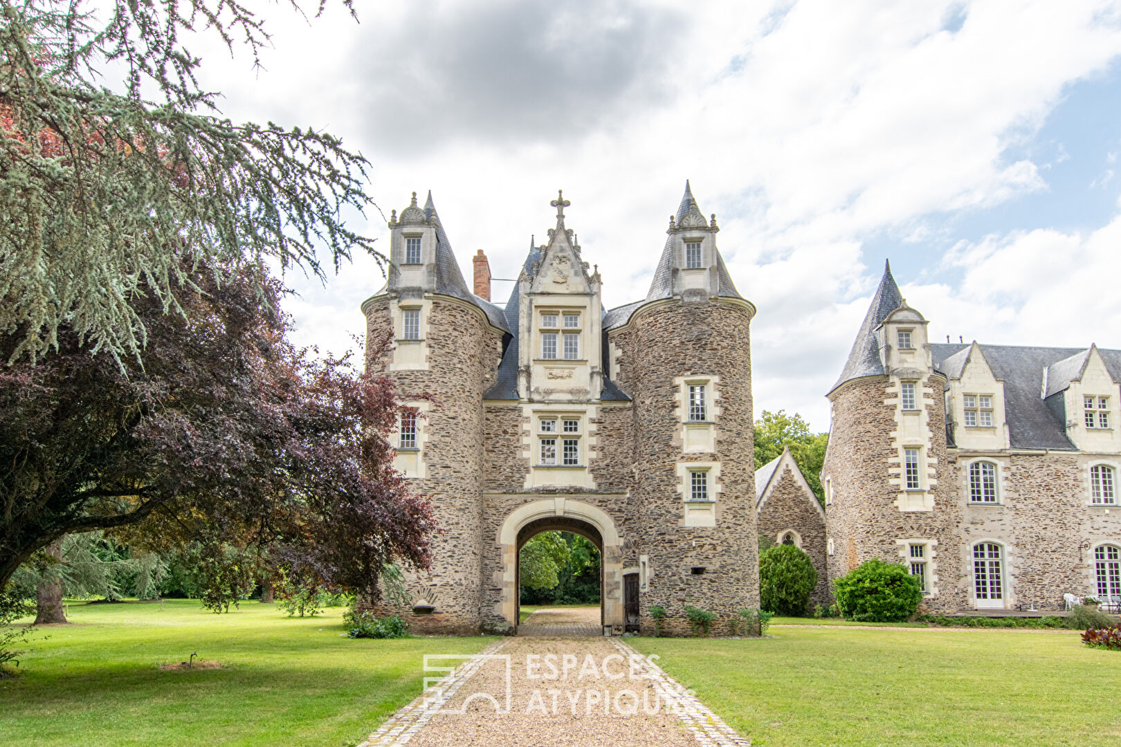 L’exceptionnel Château de Mollière à Beaucouzé