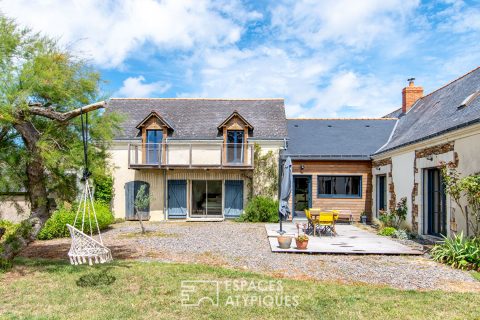 Chaleureuse maison familiale du XVIIIe rénovée avec vue dégagée
