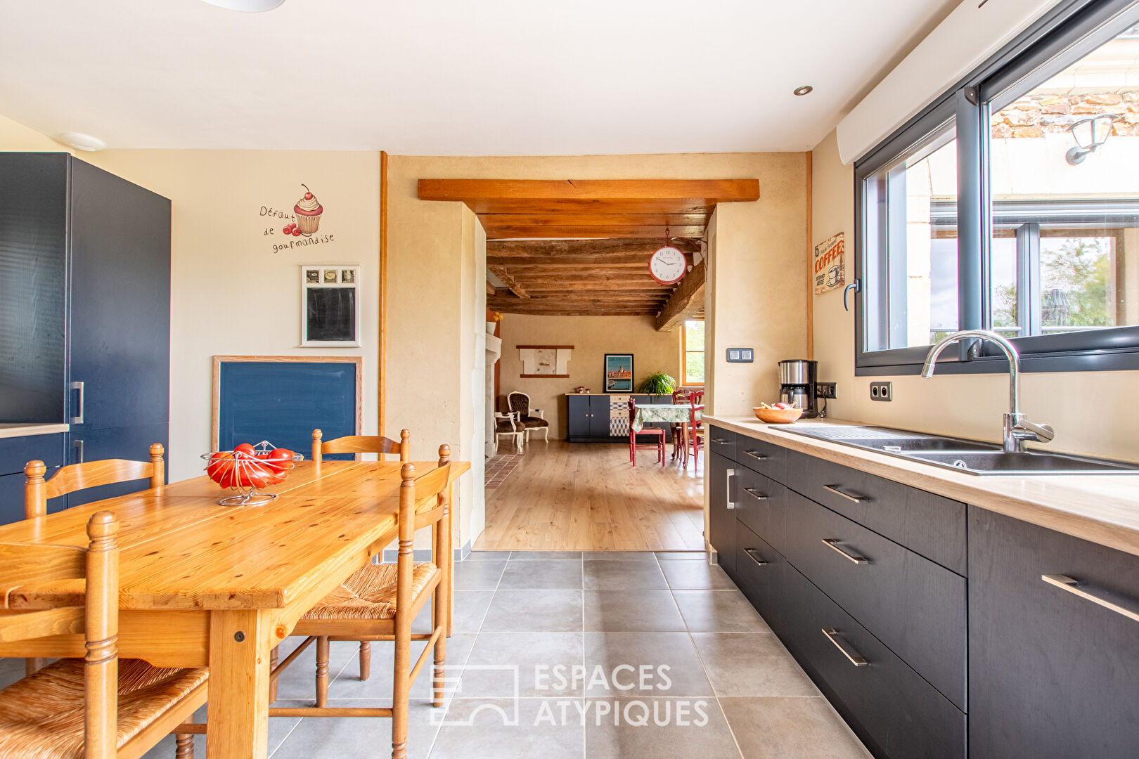 Chaleureuse maison familiale du XVIIIe rénovée avec vue dégagée