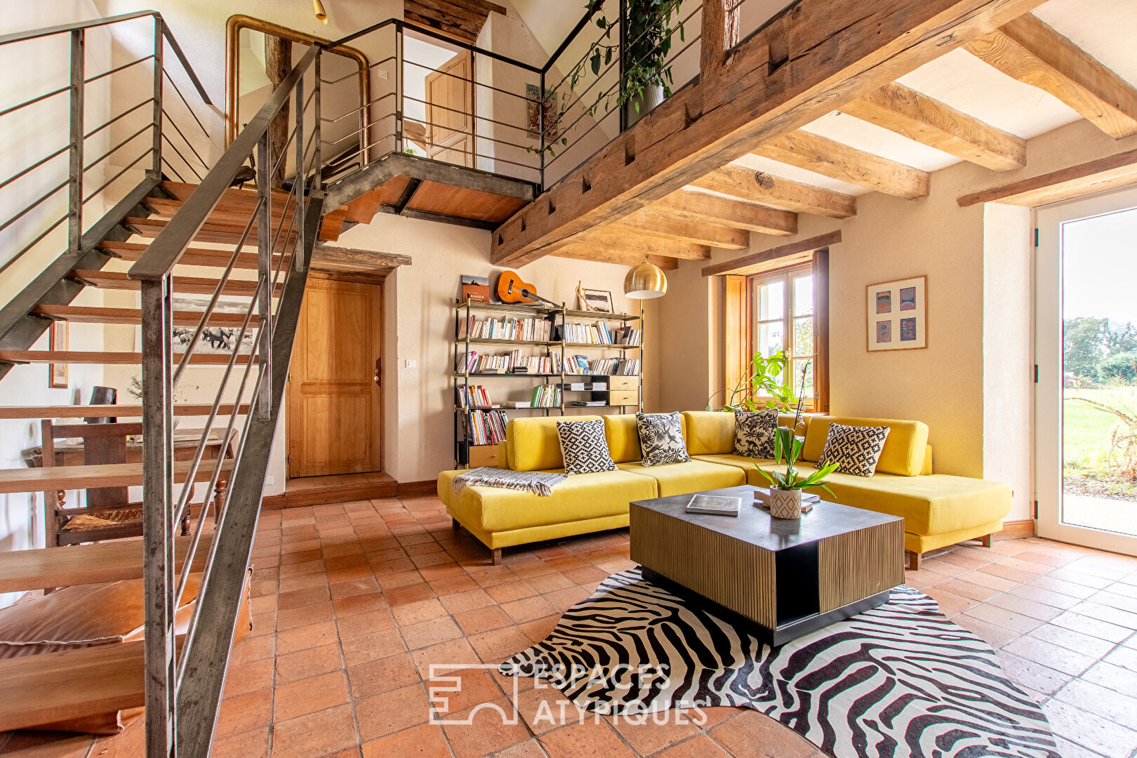 Renovated farmhouse and swimming pool