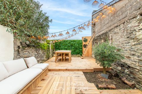 Ancienne auberge revisitée en maison de bourg