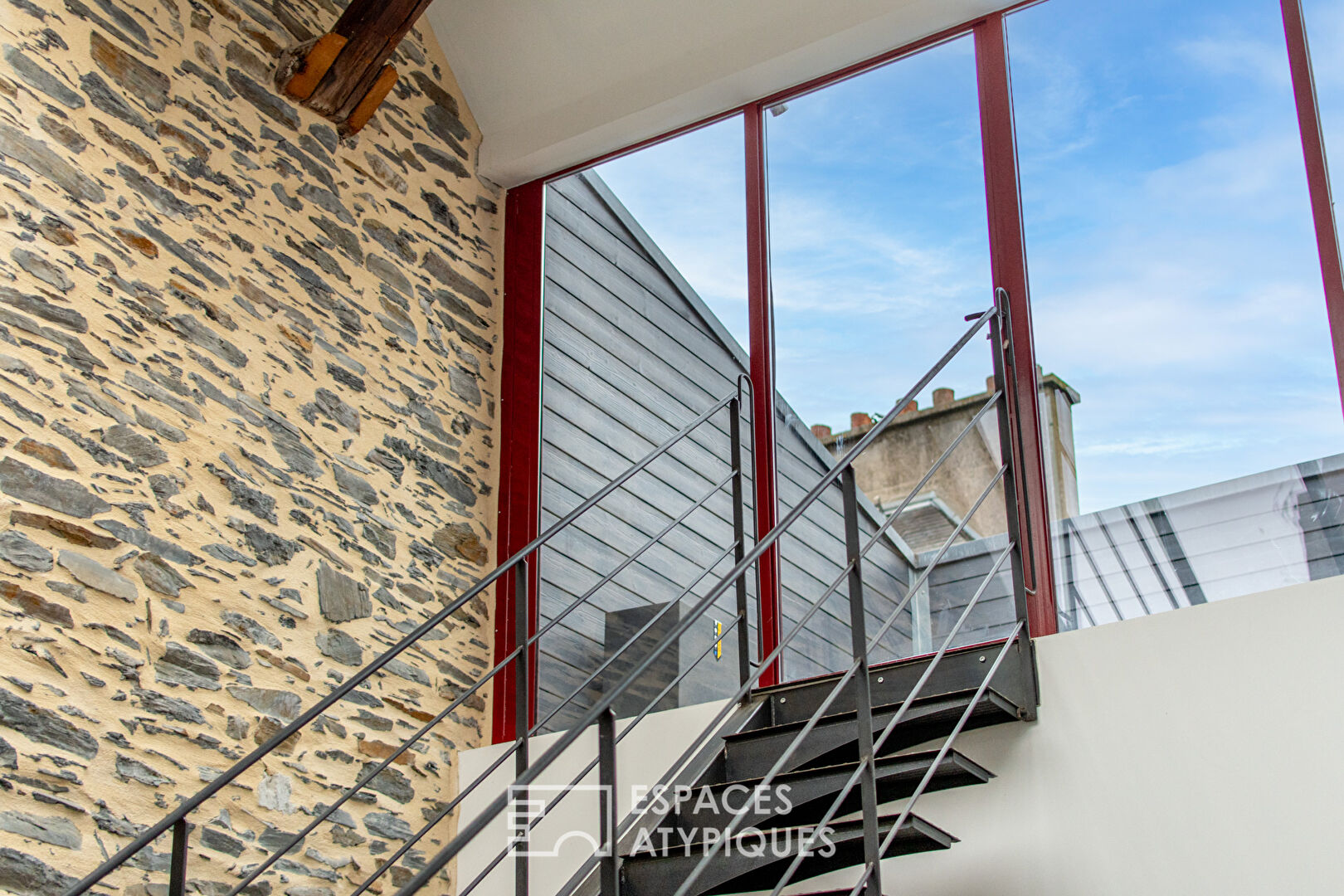 Loft contemporain avec toit-terrasse
