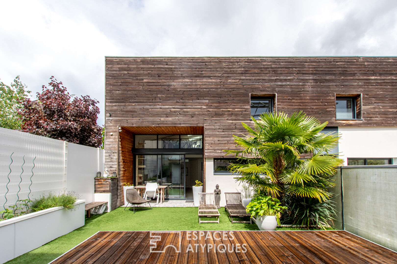 Loft lumineux avec piscine et son locatif