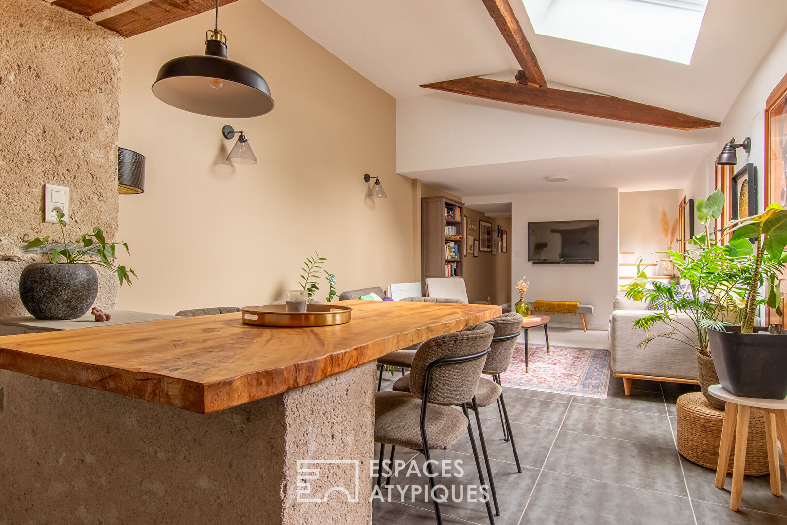 SOUS COMPROMIS : L’inattendue – Maison de ville proche de la place Ney
