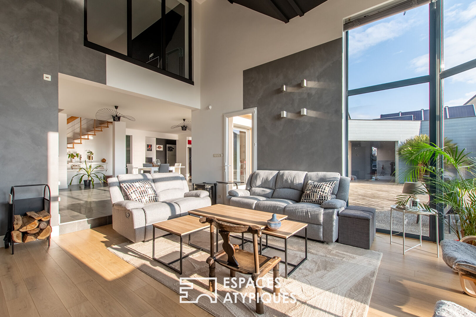 Elegant contemporary family home