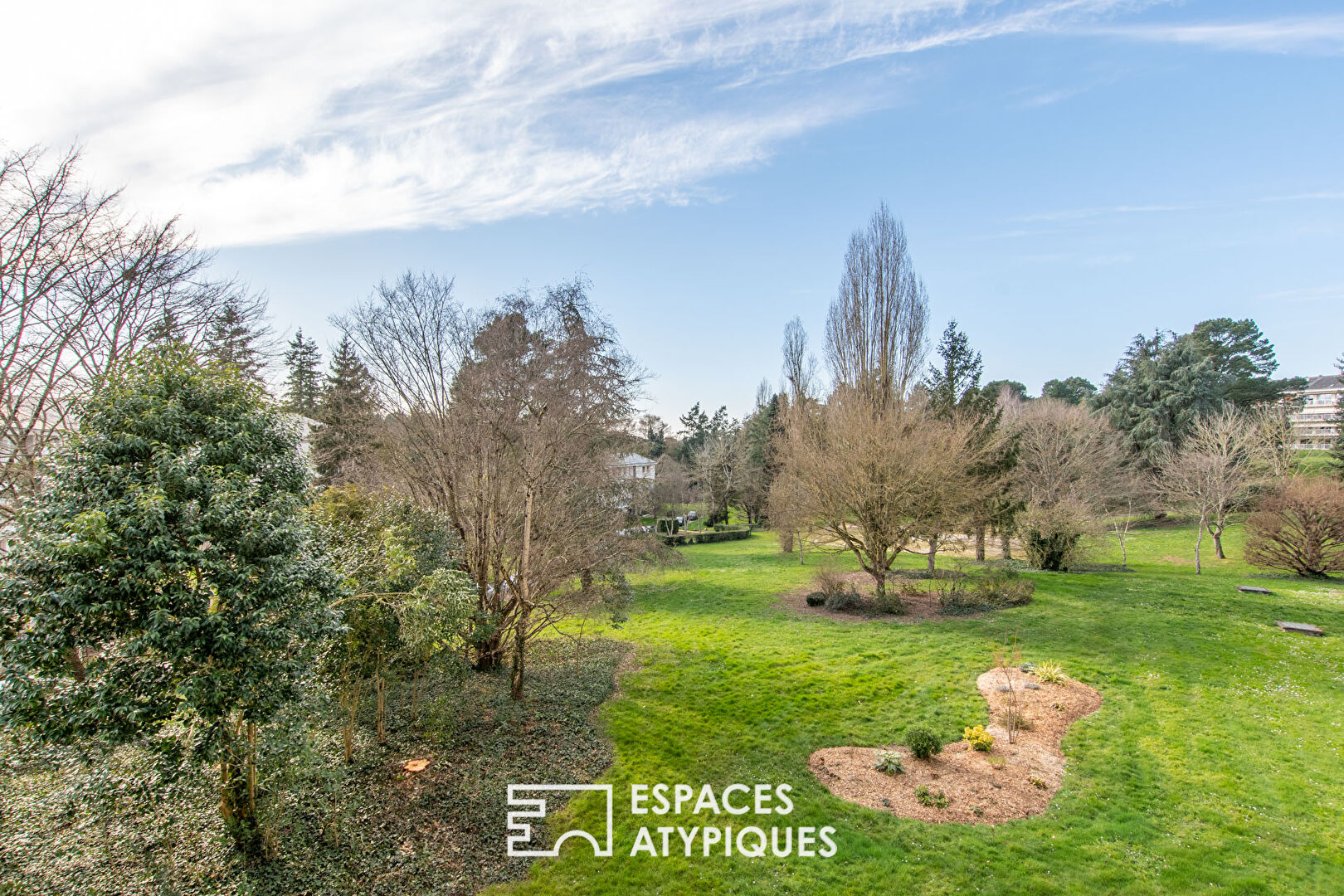 Appartement lumineux dans son écrin de verdure