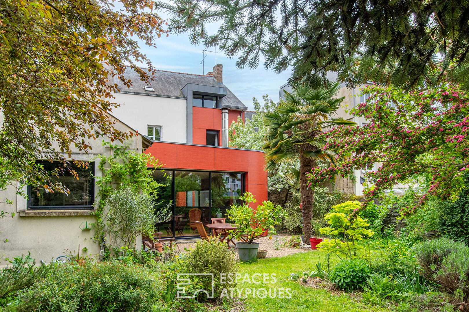 Maison de caractère avec extension contemporaine au coeur d’Angers
