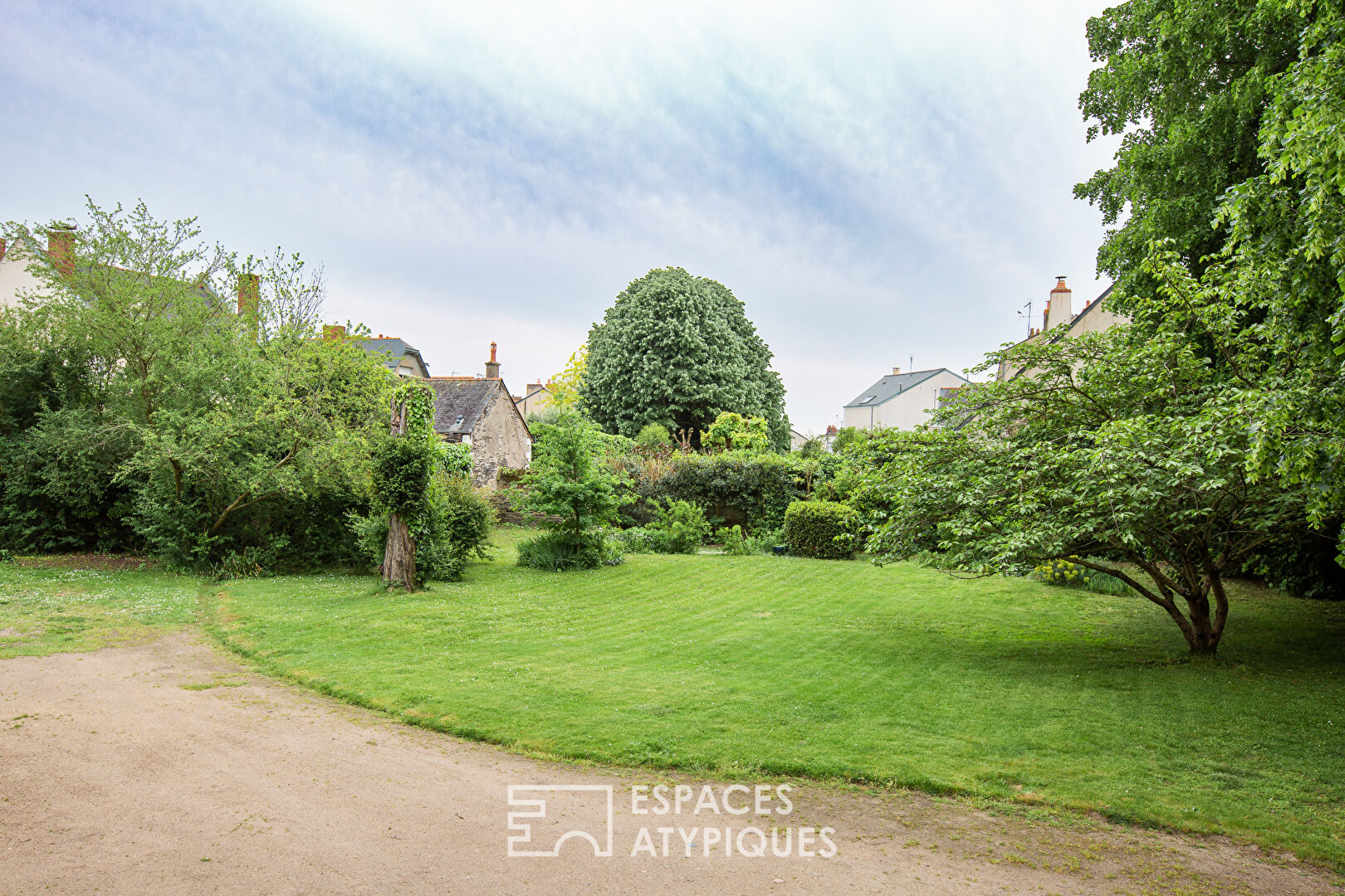 L’incroyable Hôtel Perrot : élégance du XIXe et jardin secret Place Lafayette