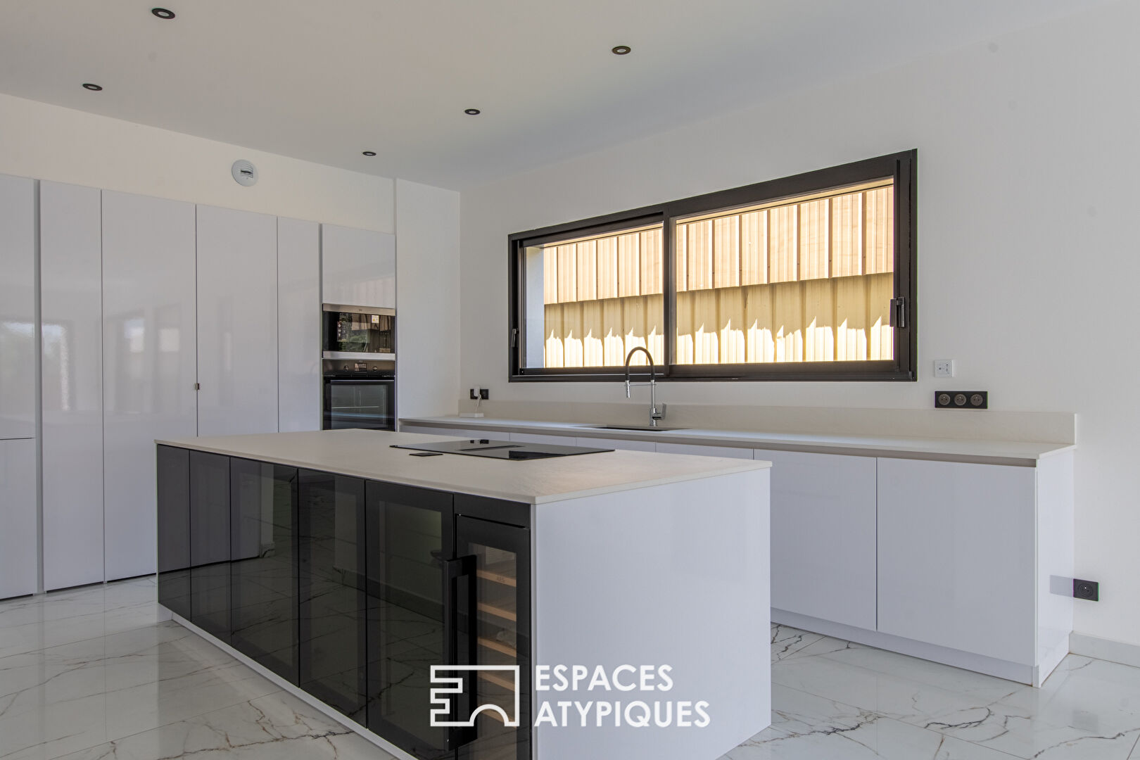 Élégante villa contemporaine avec piscine