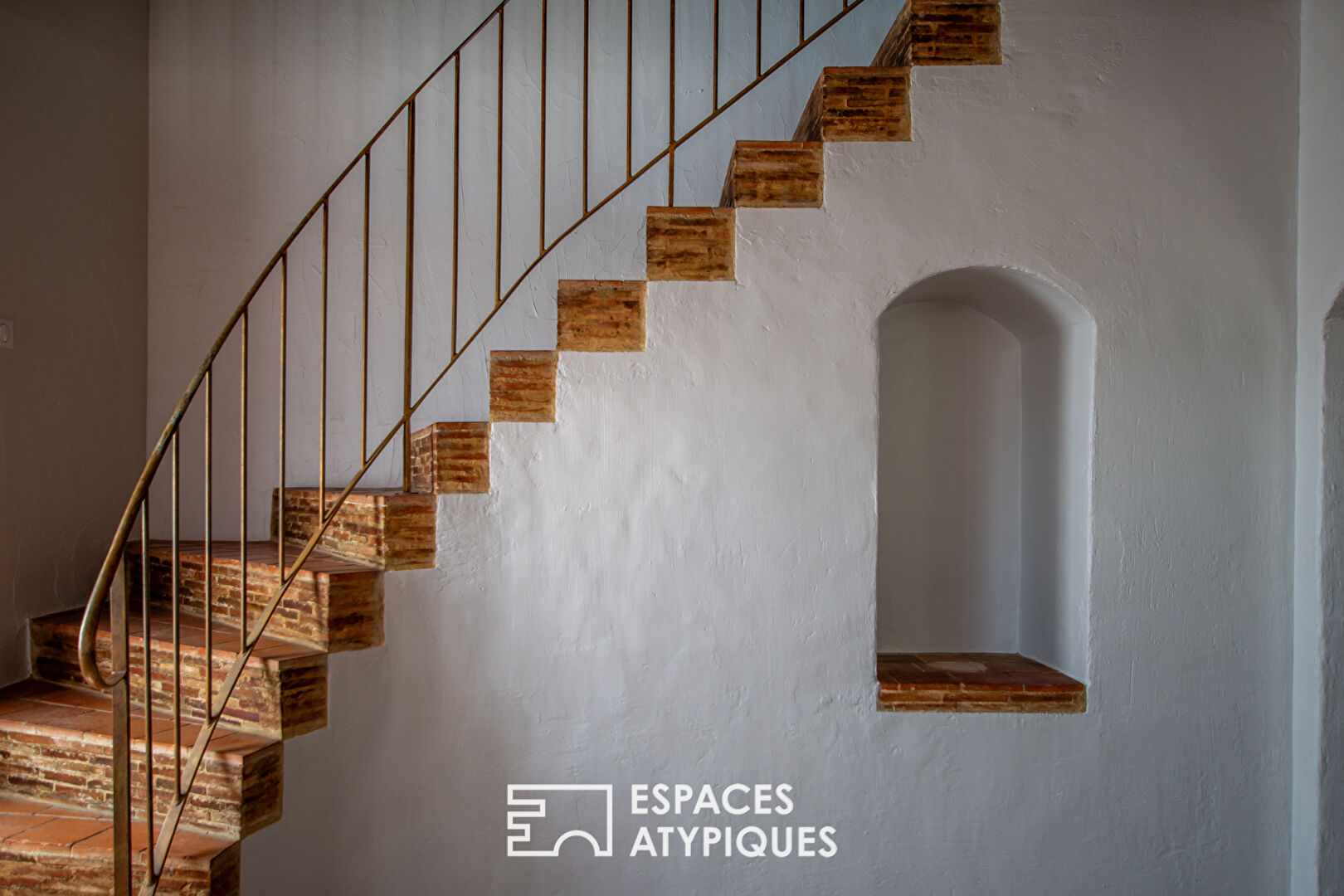 Entre vignes et rivière, une maison de caractère au charme confidentiel
