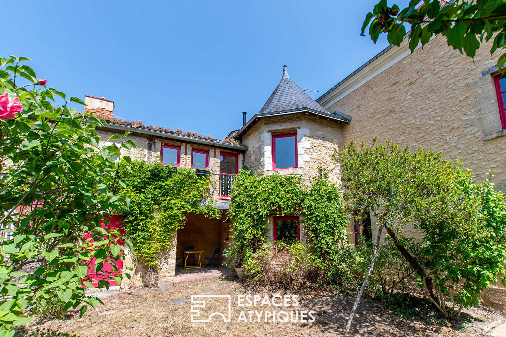 Entre vignes et rivière, une maison de caractère au charme confidentiel