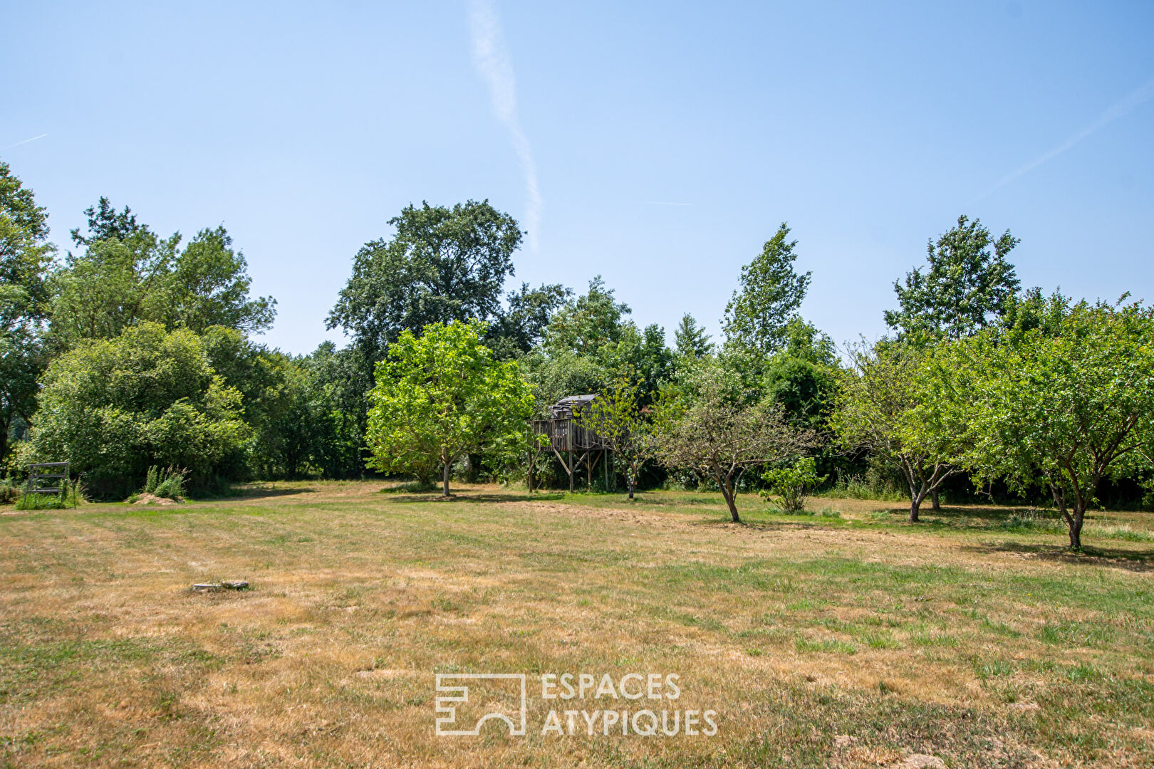 Maison de charme à la campagne avec dépendances