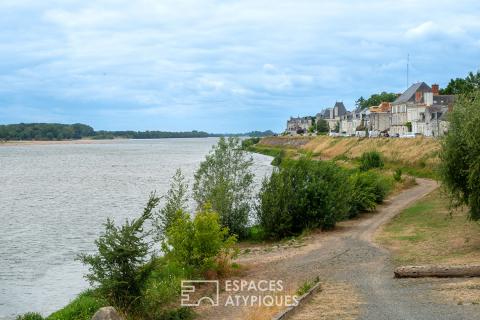 Large apartment to renovate on the banks of the Loire