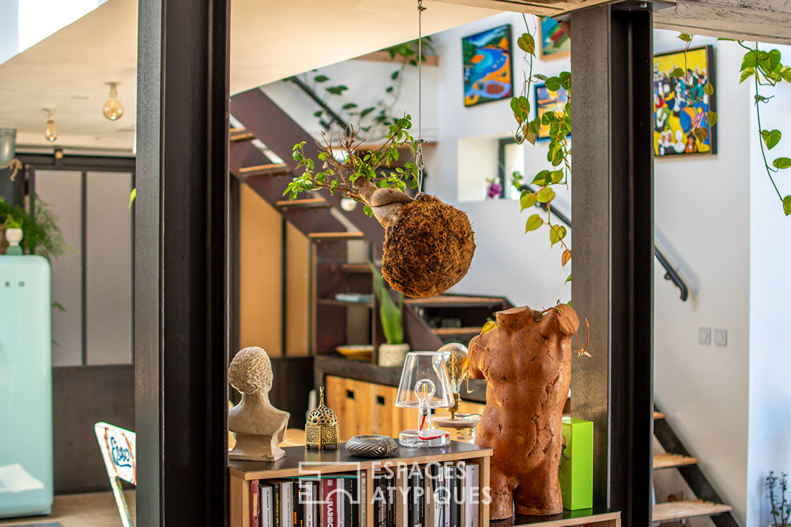 Maison esprit loft avec jardin et dépendance
