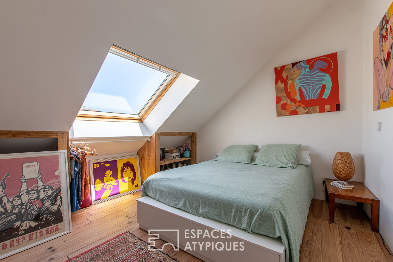 Maison esprit loft avec jardin et dépendance