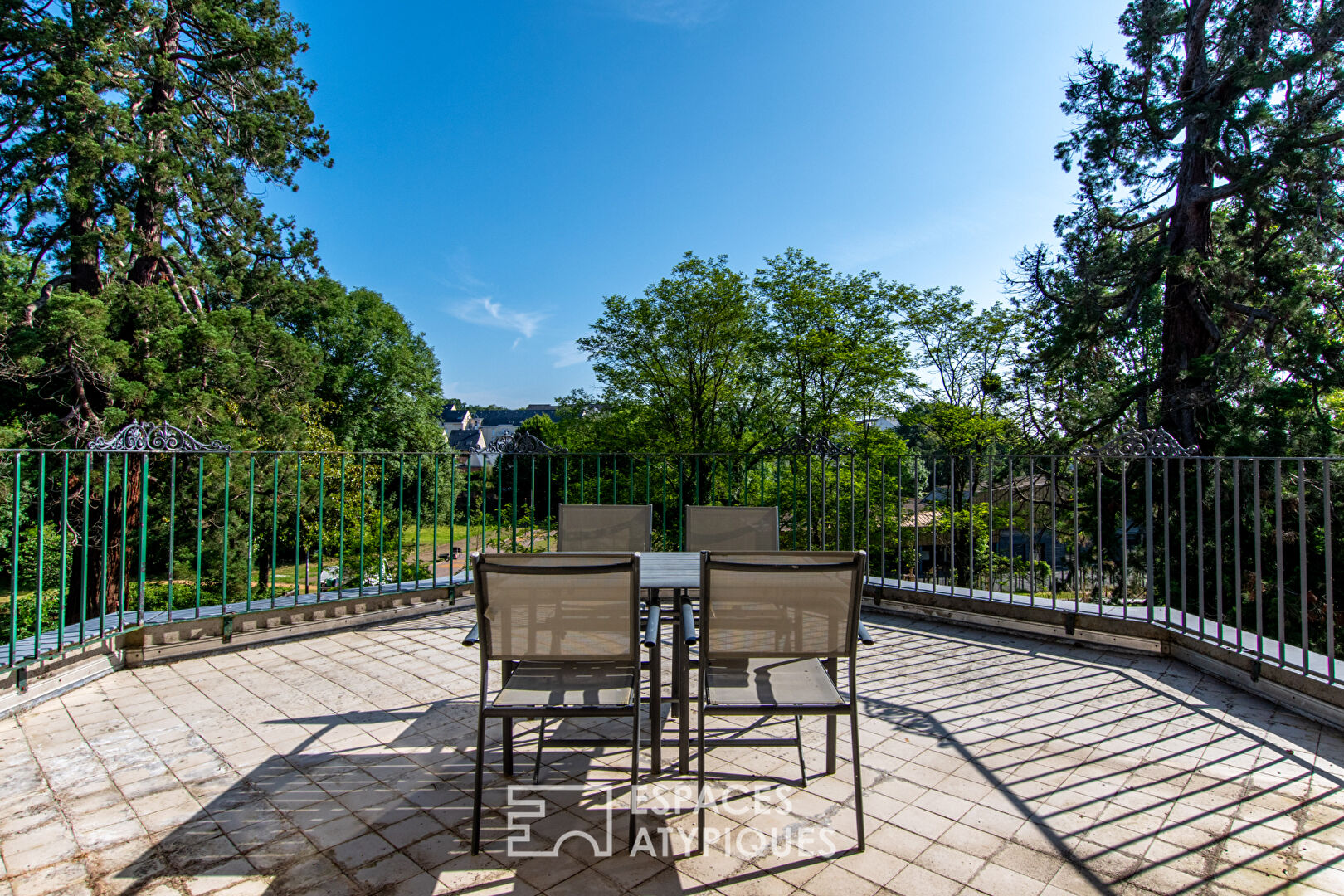 Élégante maison de caractère avec vue sur parc