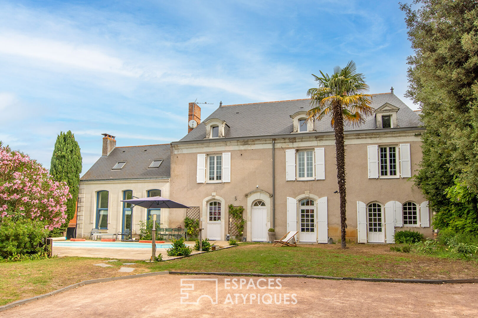 Magnifique maison de bourg avec piscine à Loire-Authion