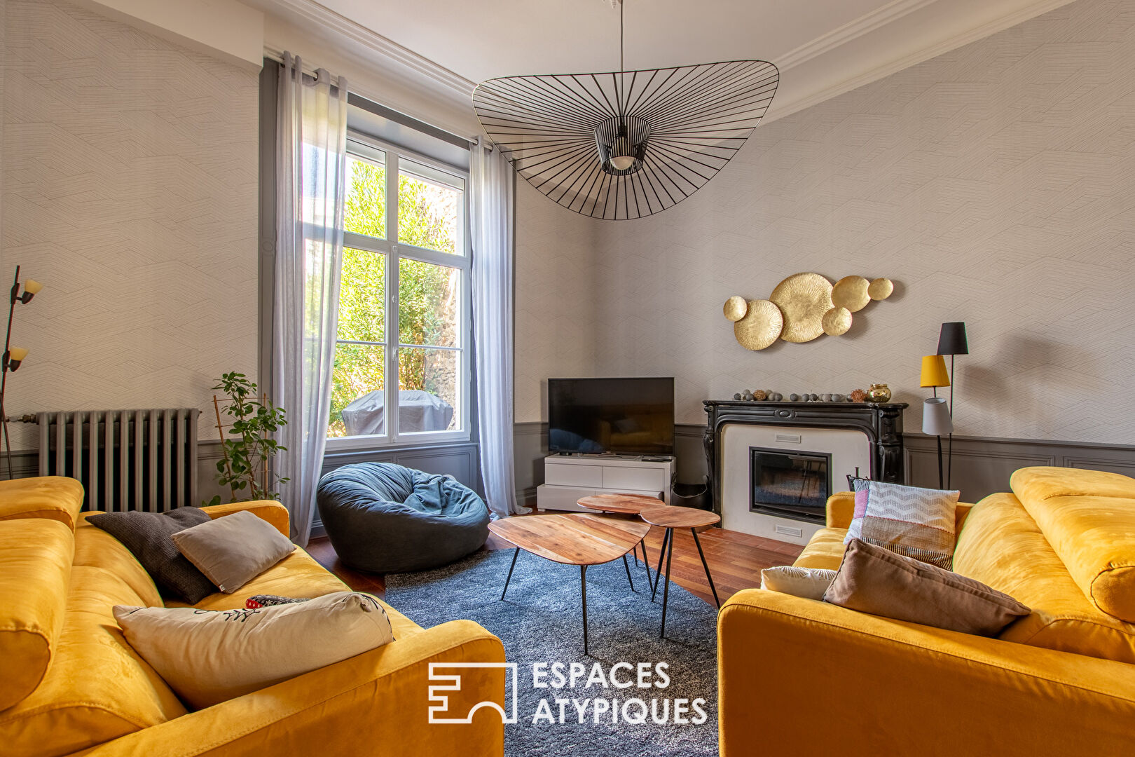 Bourgeois in the town center of Chalonnes sur Loire