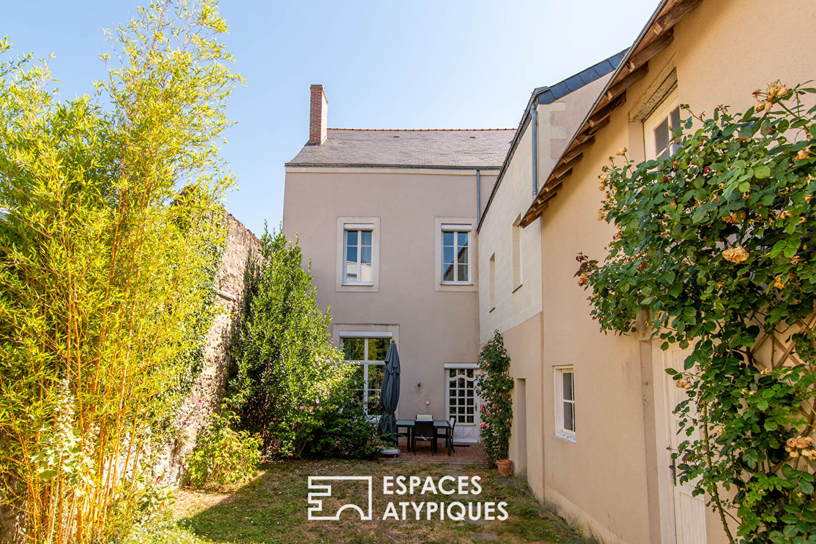 Bourgeois in the town center of Chalonnes sur Loire