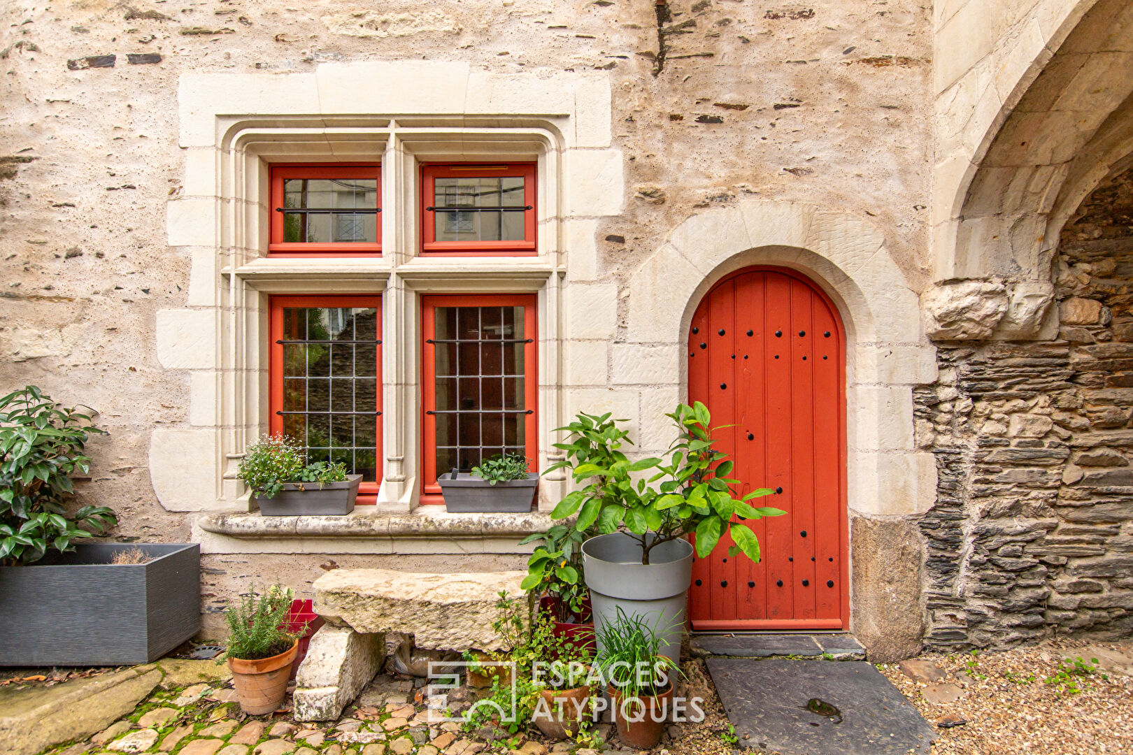 Appartement à la rénovation d’exception au coeur de la Doutre