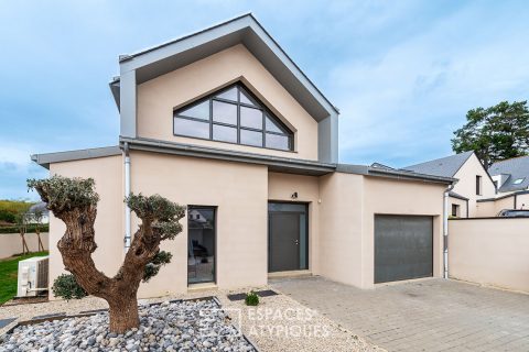 Maison contemporaine, lignes claires et vie de famille – Bouchemaine Pruniers