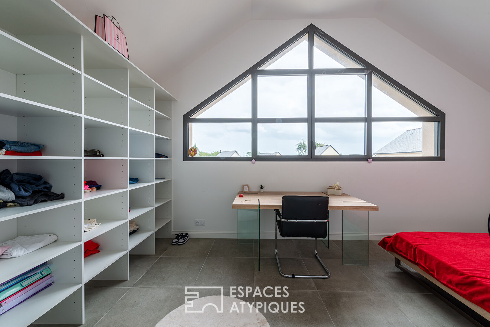 Maison contemporaine, lignes claires et vie de famille – Bouchemaine Pruniers