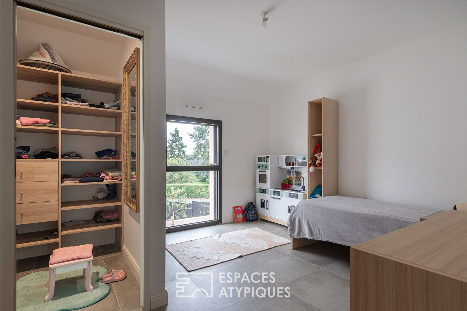 Maison contemporaine, lignes claires et vie de famille – Bouchemaine Pruniers