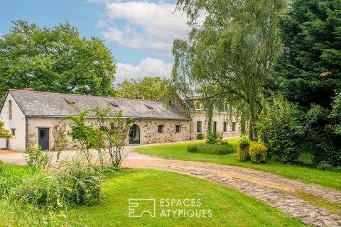 Charming property with outbuildings and swimming pool on one hectare