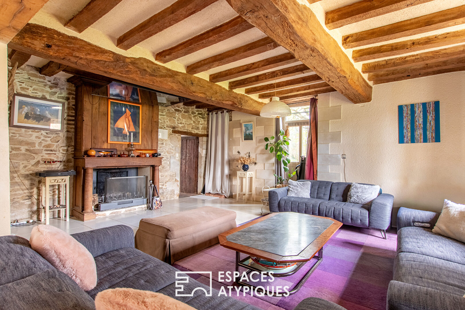 Property with private riverbank on the Mayenne, spanning over 3 hectares