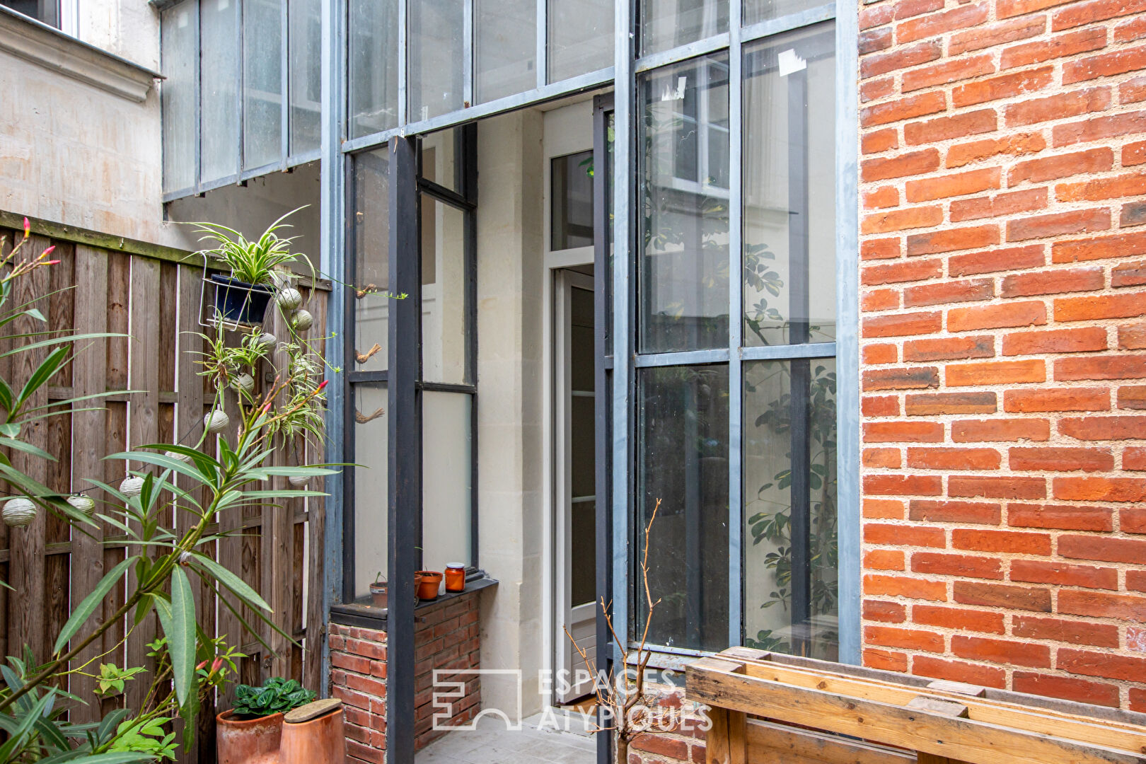 Apartment with outdoor space in the city center