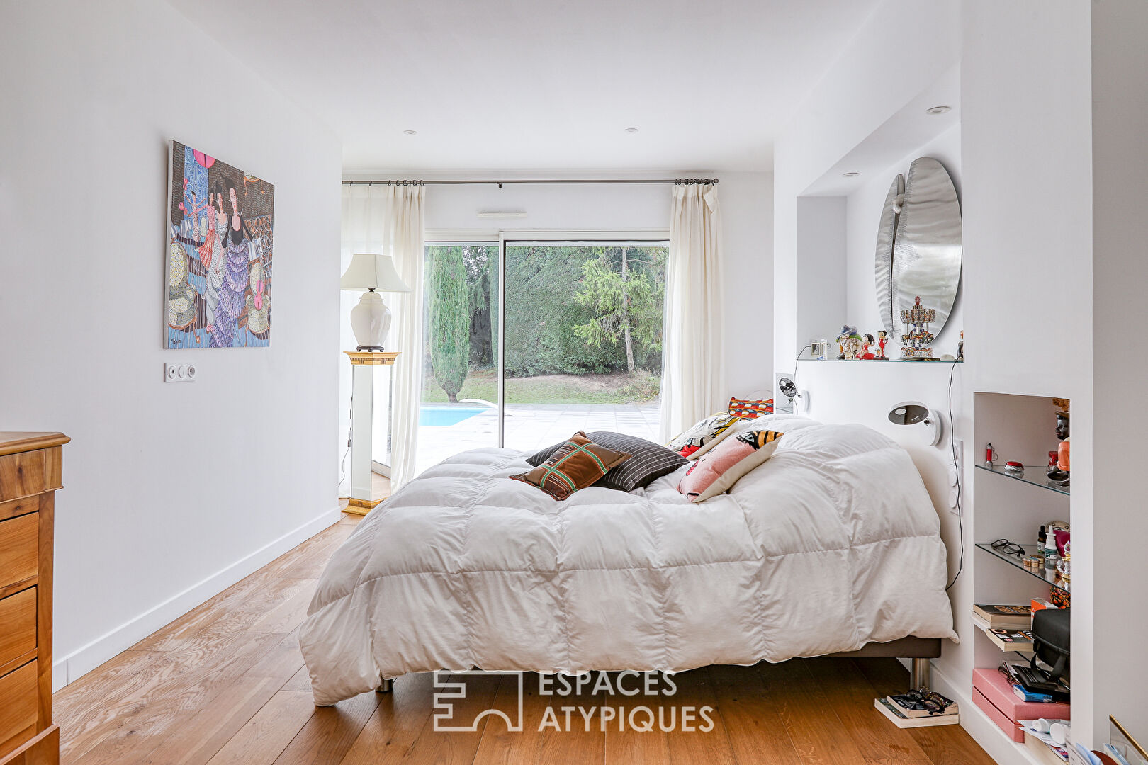 Villa contemporaine avec piscine & spa : l’élégance d’une vie dedans-dehors, au coeur de Pruniers