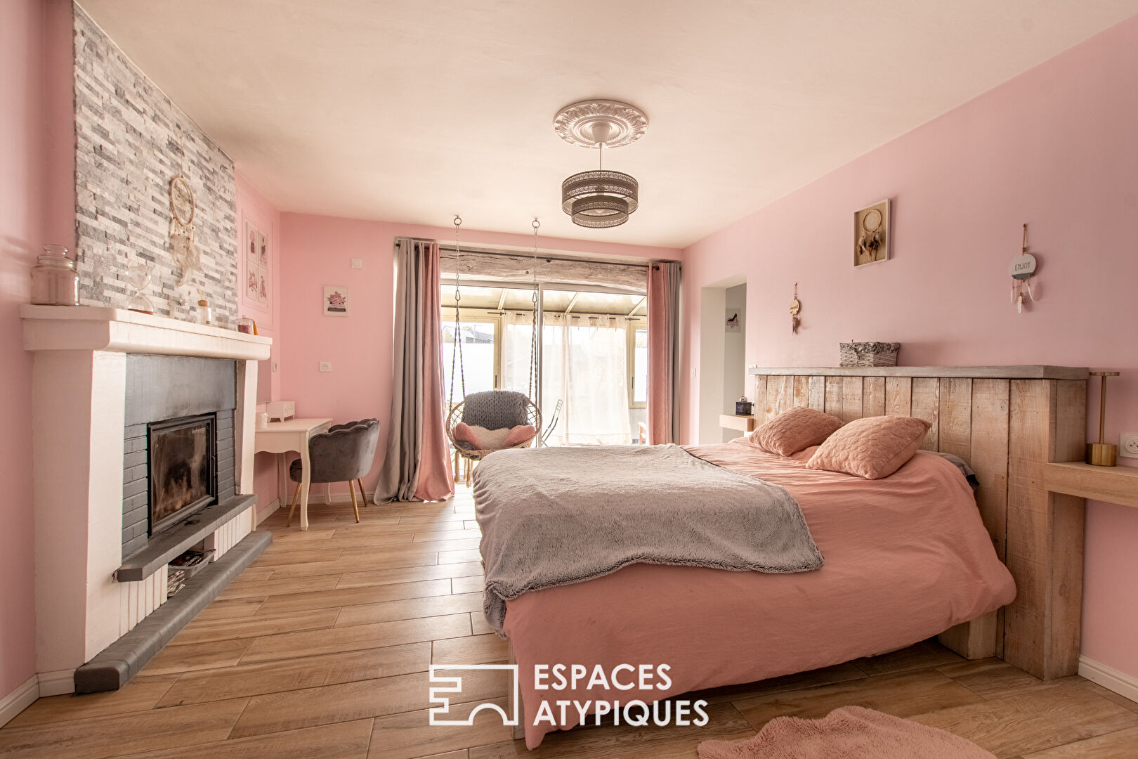 Corps de ferme rénové : espace, calme et vie de famille