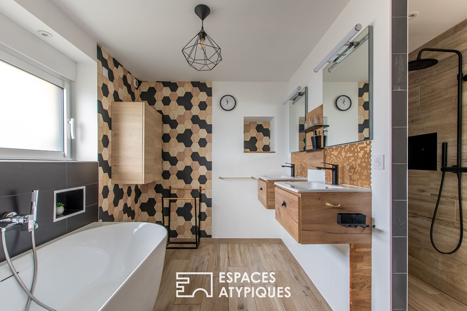 Corps de ferme rénové : espace, calme et vie de famille