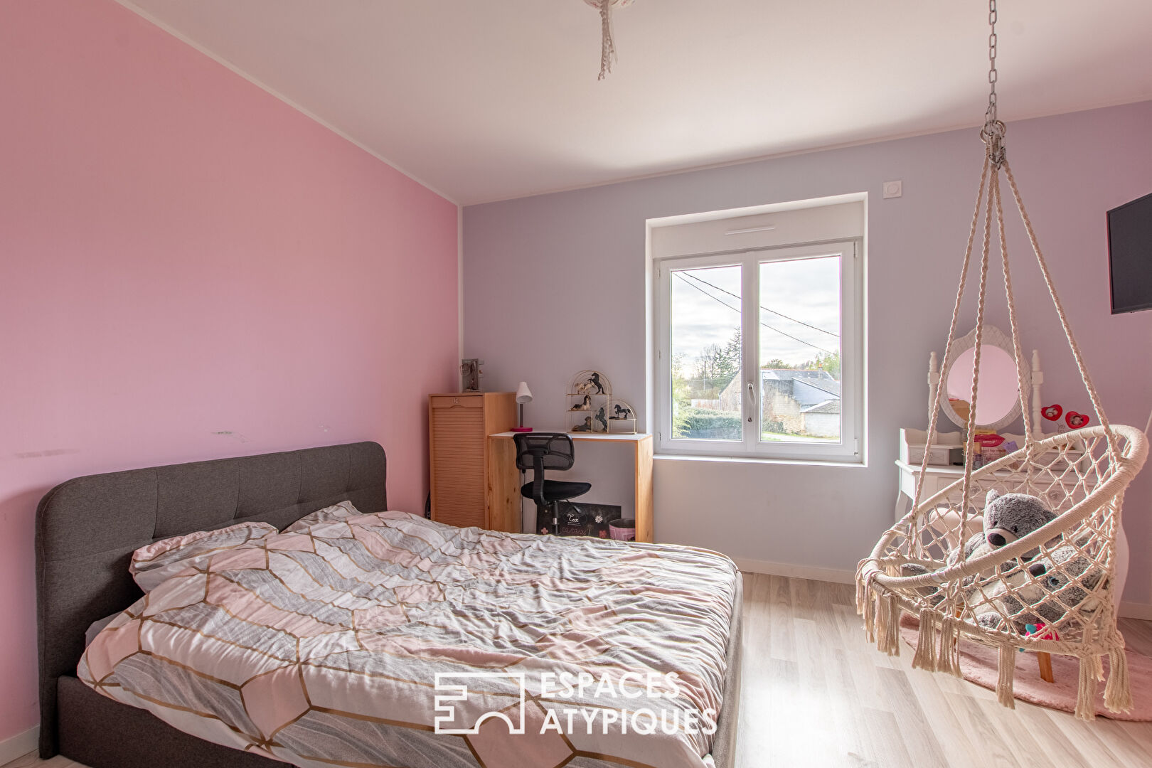 Corps de ferme rénové : espace, calme et vie de famille