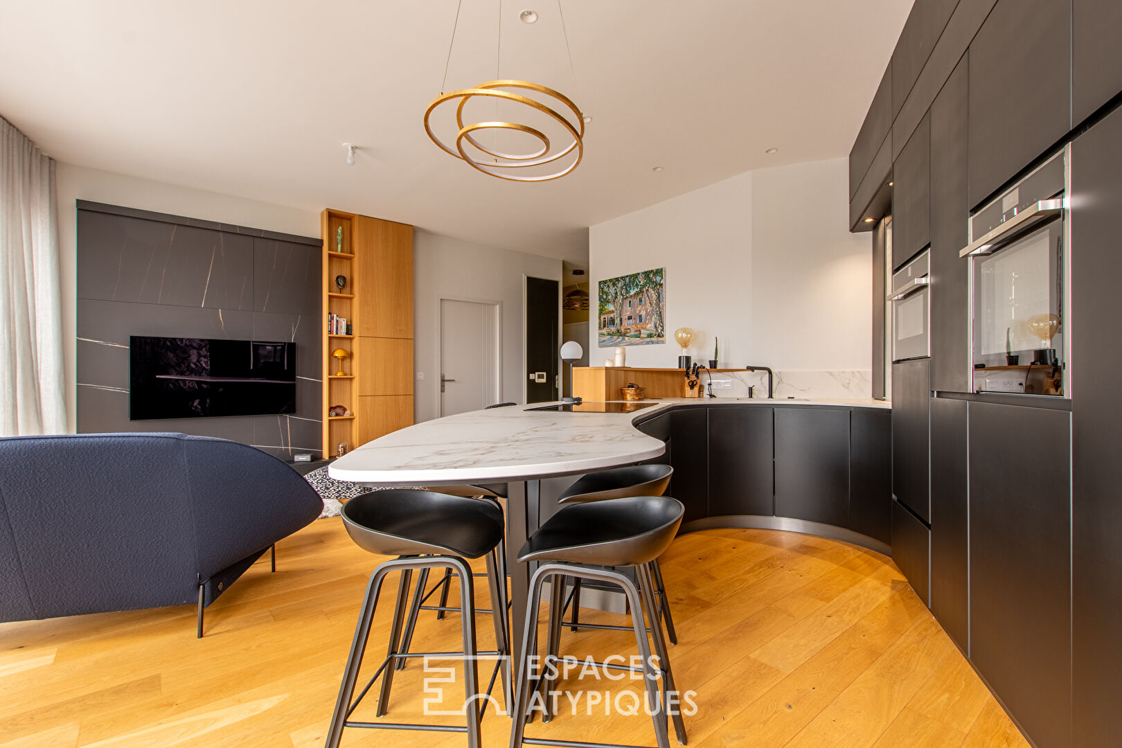 Exceptional rooftop apartment overlooking Place de la Visitation