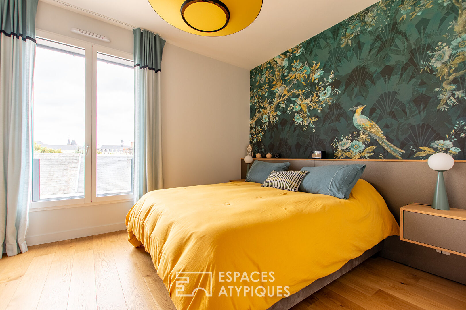 Exceptional rooftop apartment overlooking Place de la Visitation